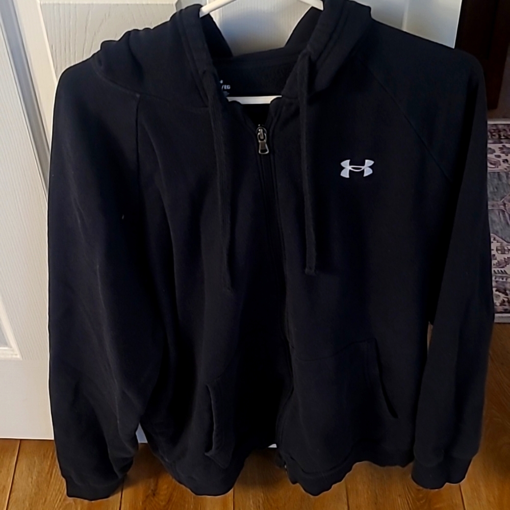 Black zipup hoody